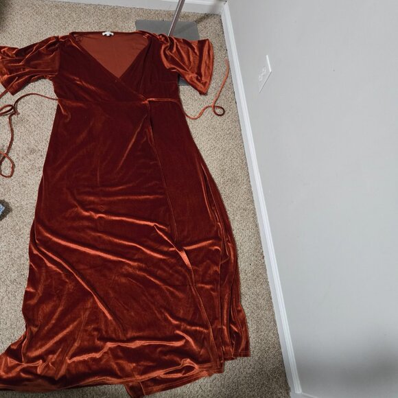 Sz 3XL Baltic Born Meghan Velour Wrap Gown in Rust - Picture 3 of 11